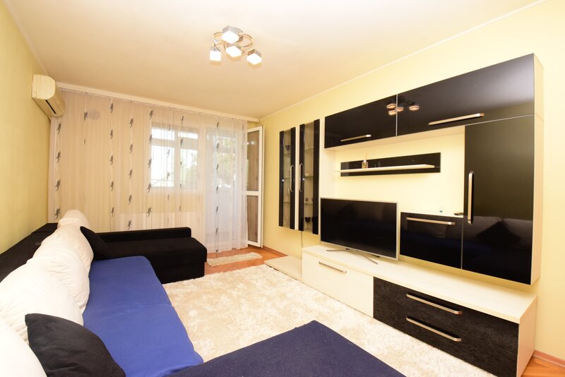 Metrou Nicolae Grigorescu, bloc H caramida, boxa, decomandat, 2 bai