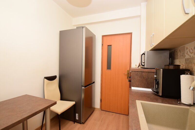 Metrou Nicolae Grigorescu, bloc H caramida, boxa, decomandat, 2 bai